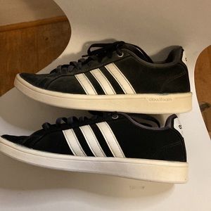 Adidas Leather classic basketball shoes. Size 8